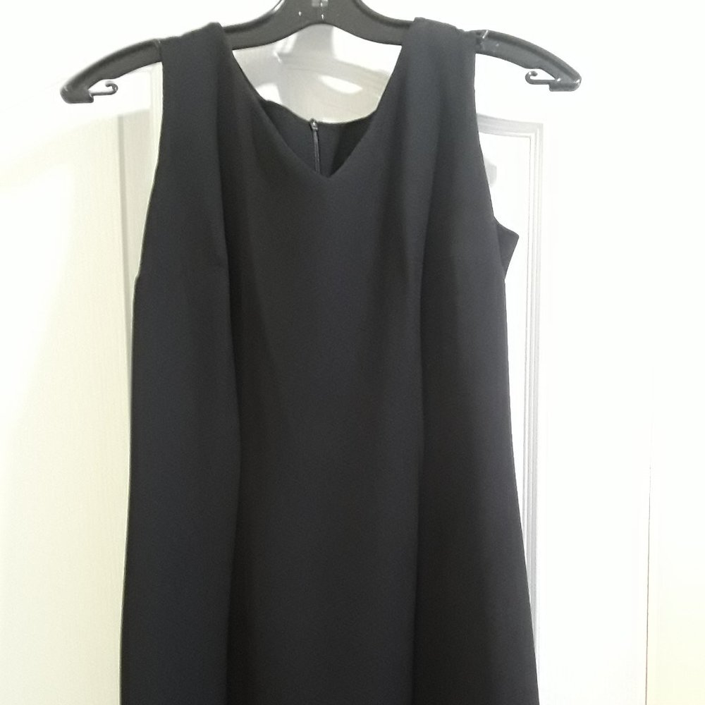 Jolibel Size 6 long black dress
